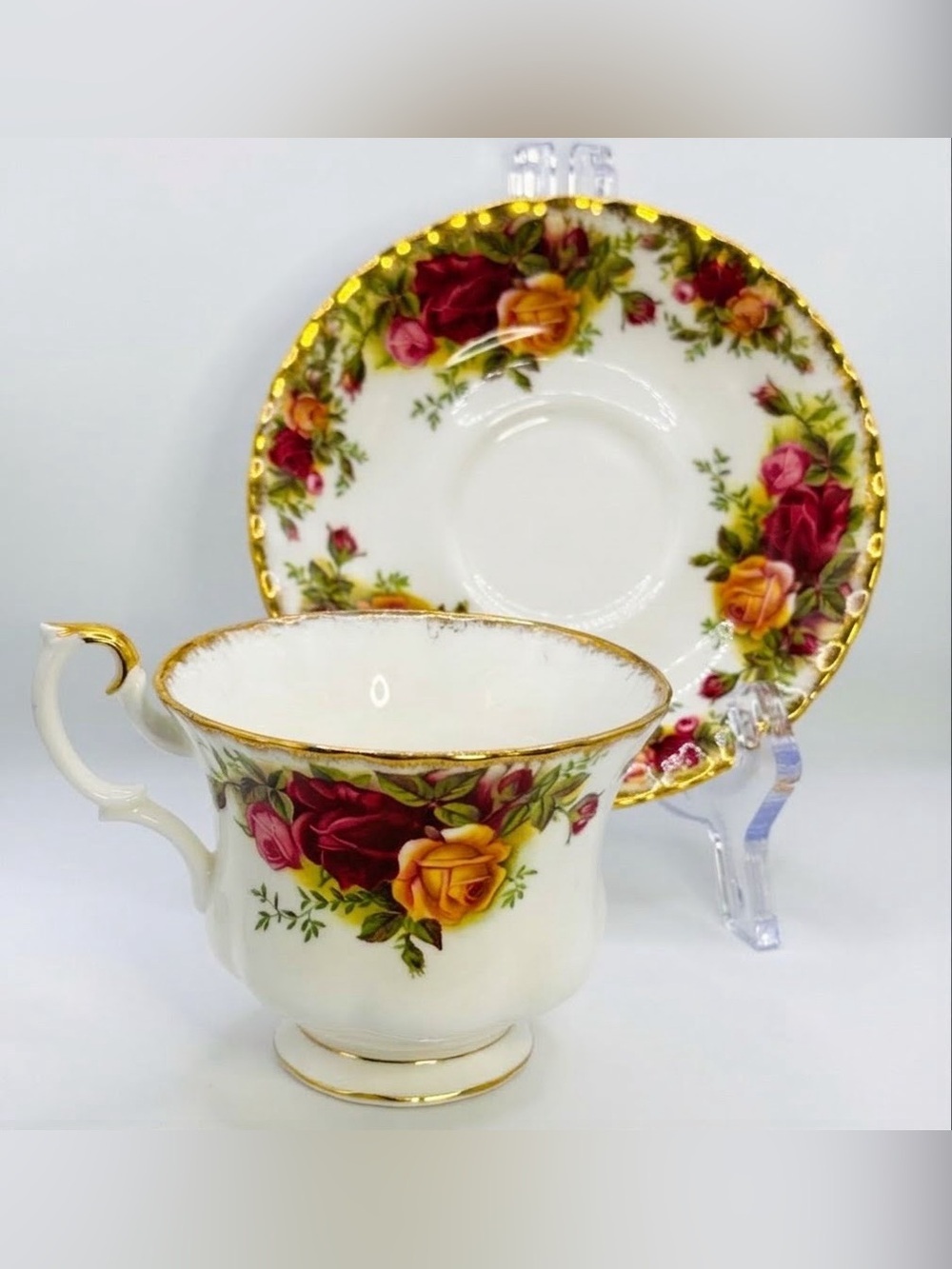 Vintage 1962 Royal Albert Old Country Roses Bone China Tea Cup & Saucer Set